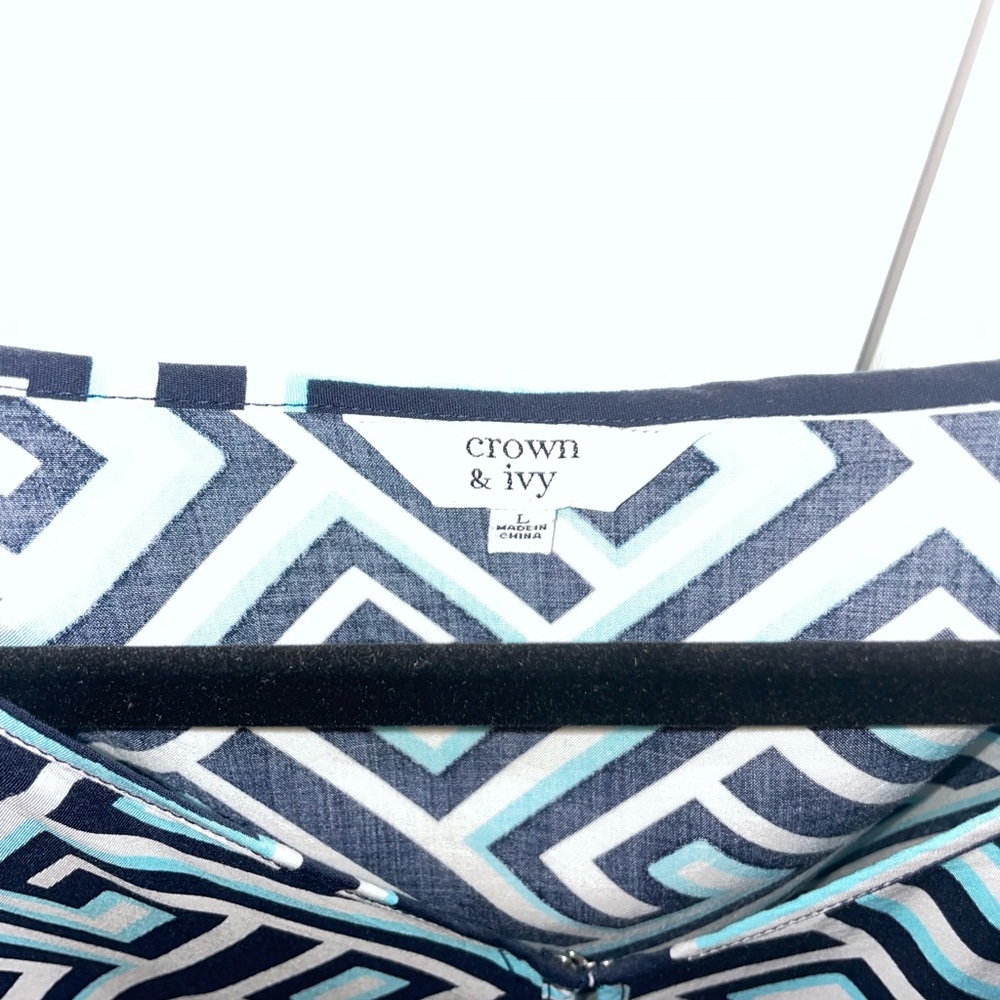 Geometric Patterned  Top - Picture 3 of 4